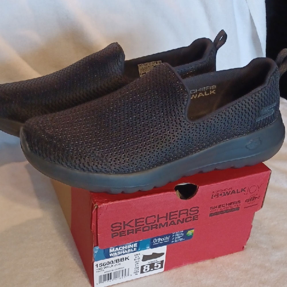 Skechers Performance Black Slip-On Sneakers Machine Washable Size 8.5